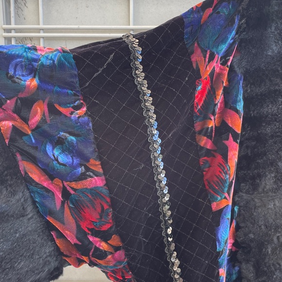 VTG- 1980’s Glamour Cocoon Floral Velvet & Rabbit Fur Button Up Duster Jacket - Picture 7 of 9